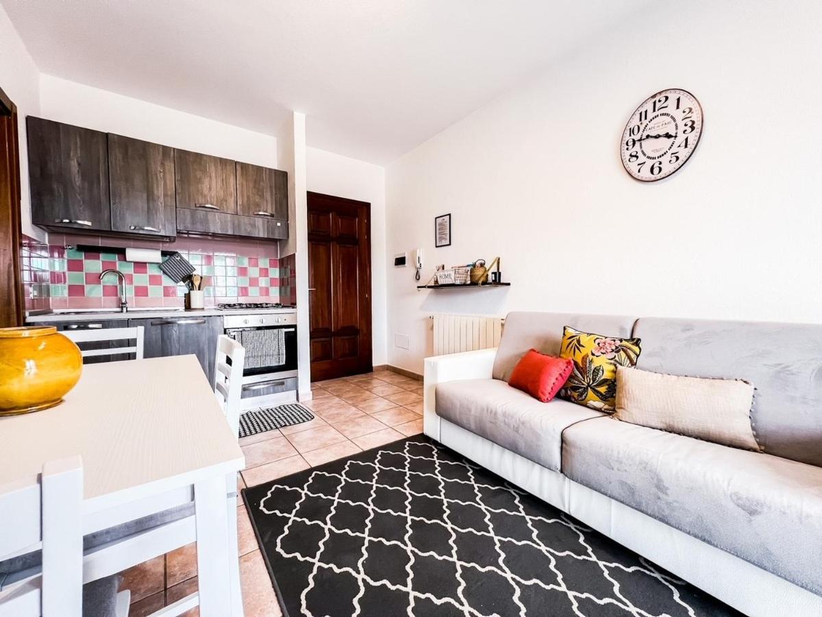 Atene 12 Olbia Luaran gambar