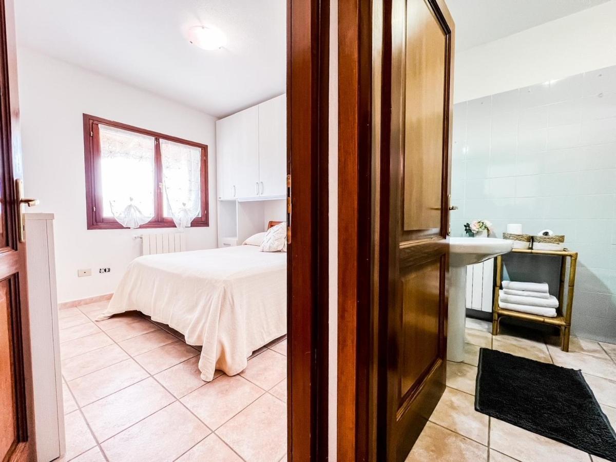 Atene 12 Olbia Luaran gambar